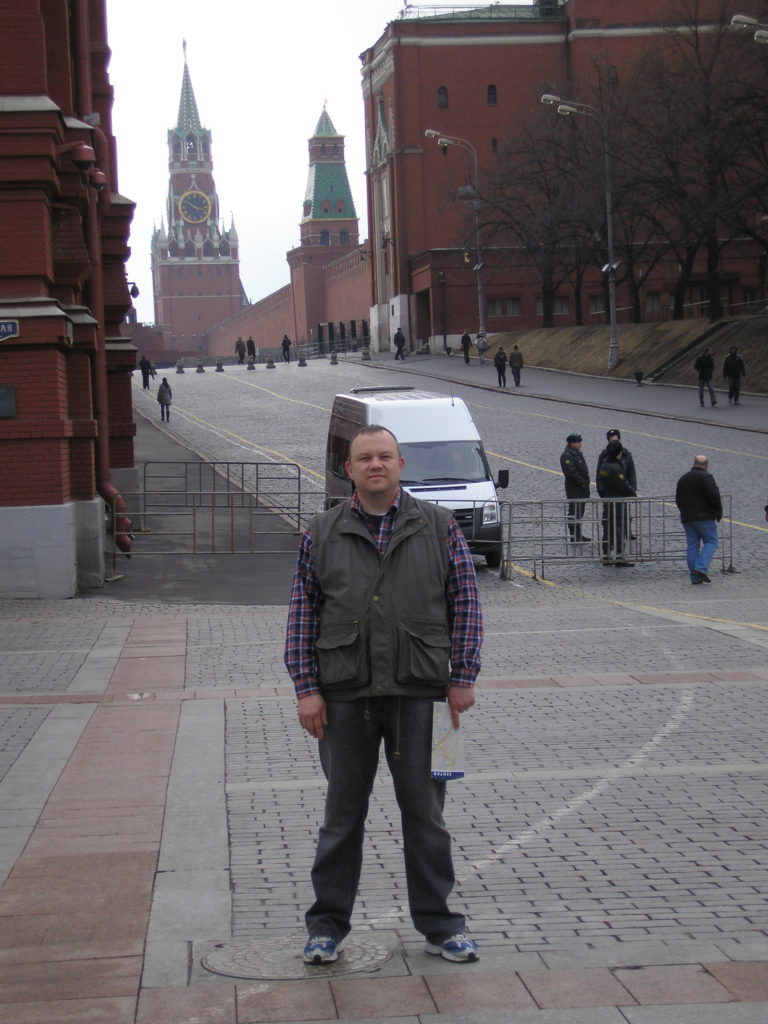A Vörös tér bejáratánál.