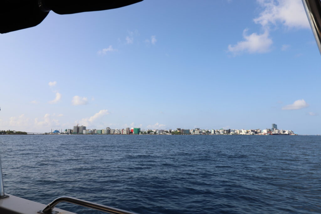 Visszatérés Maléba.